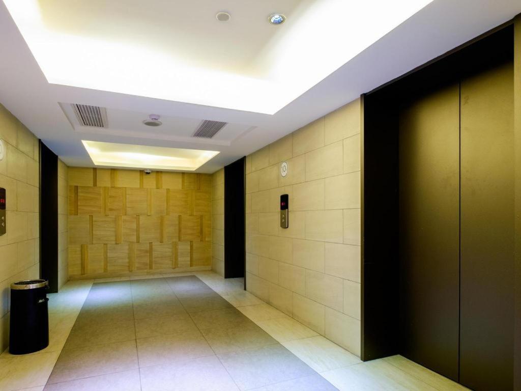 Ji Hotel Shanghai Yan An Road Branch Bagian luar foto