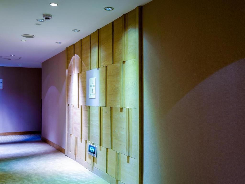 Ji Hotel Shanghai Yan An Road Branch Bagian luar foto