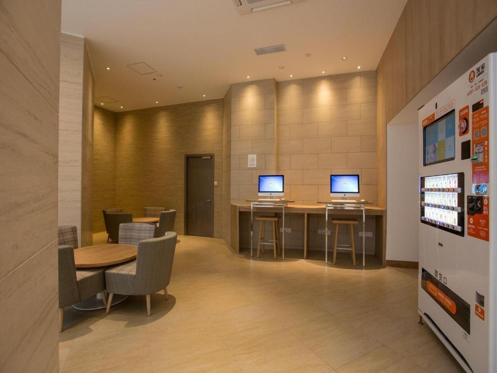 Ji Hotel Shanghai Yan An Road Branch Bagian luar foto